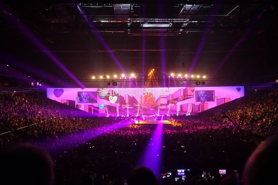 kualitas 3D Holographic Proyeksi Sistem Putih Hologram Layar 80 Persen transmitansi Pabrik